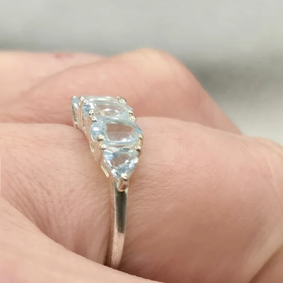 NWOT Genuine Sky Blue Topaz 5 Stone Ring - Picture 7 of 8